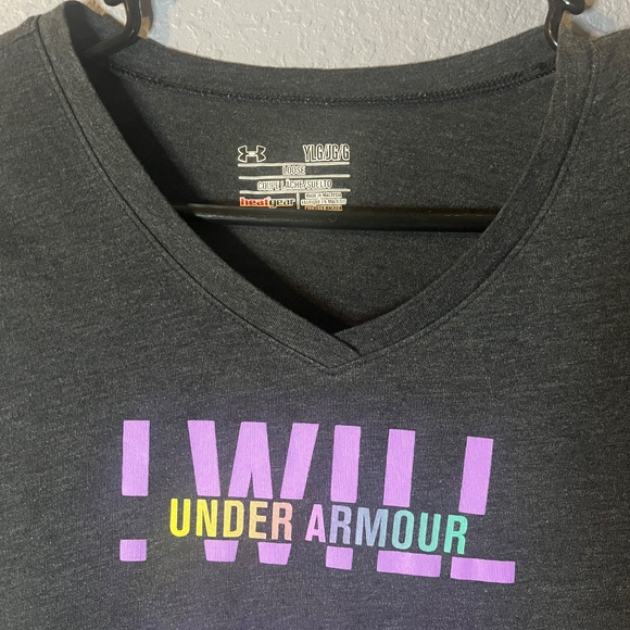 Under Armour Athletic T-Shirt‎ Girls Youth Large Loose Fit Heatgear V-Neck - Picture 4 of 6